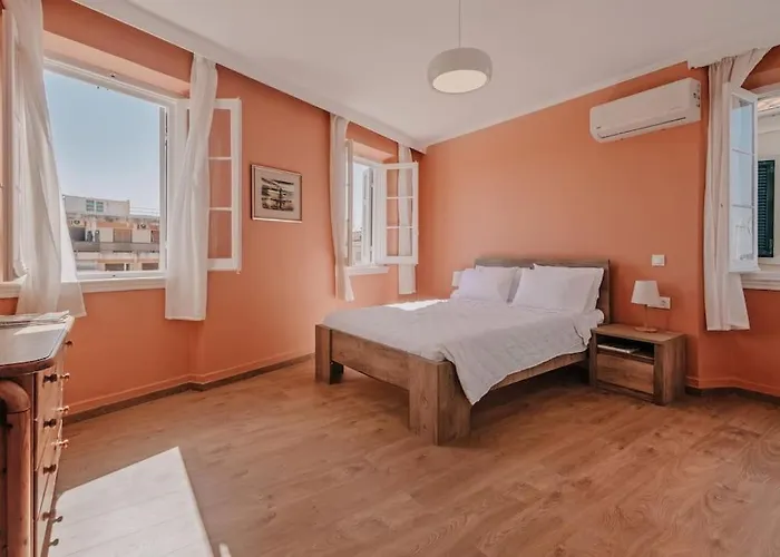 The Gramms Old Town Apartment